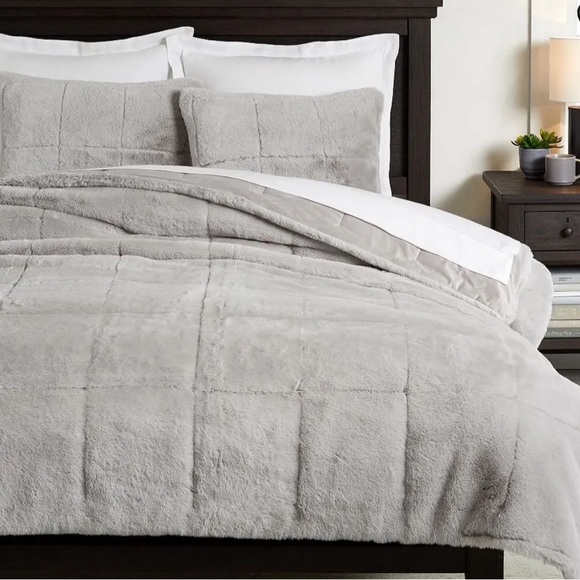 3 Pottery Barn ALPINE FAUX FUR Euro Shams. One small tear by zipper. - Picture 2 of 5